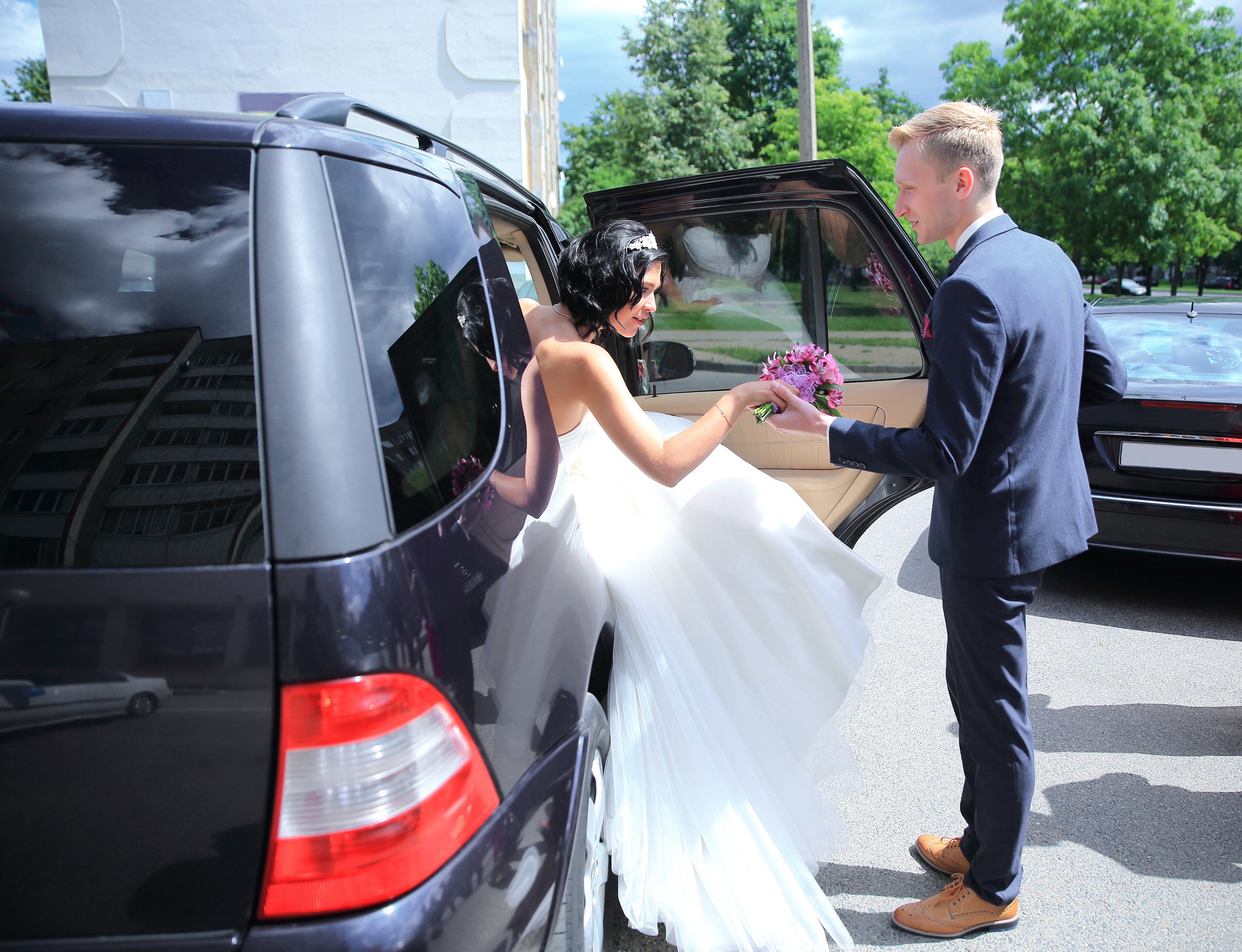 The Pleasure Of A Seamless Wedding Chauffeur Service